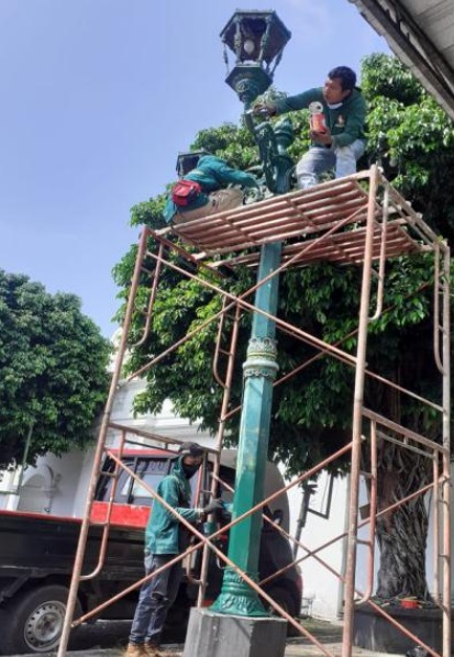 pemasangan lampu jalan 2
