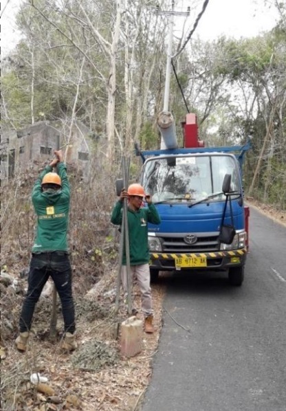 pemasangan tiang